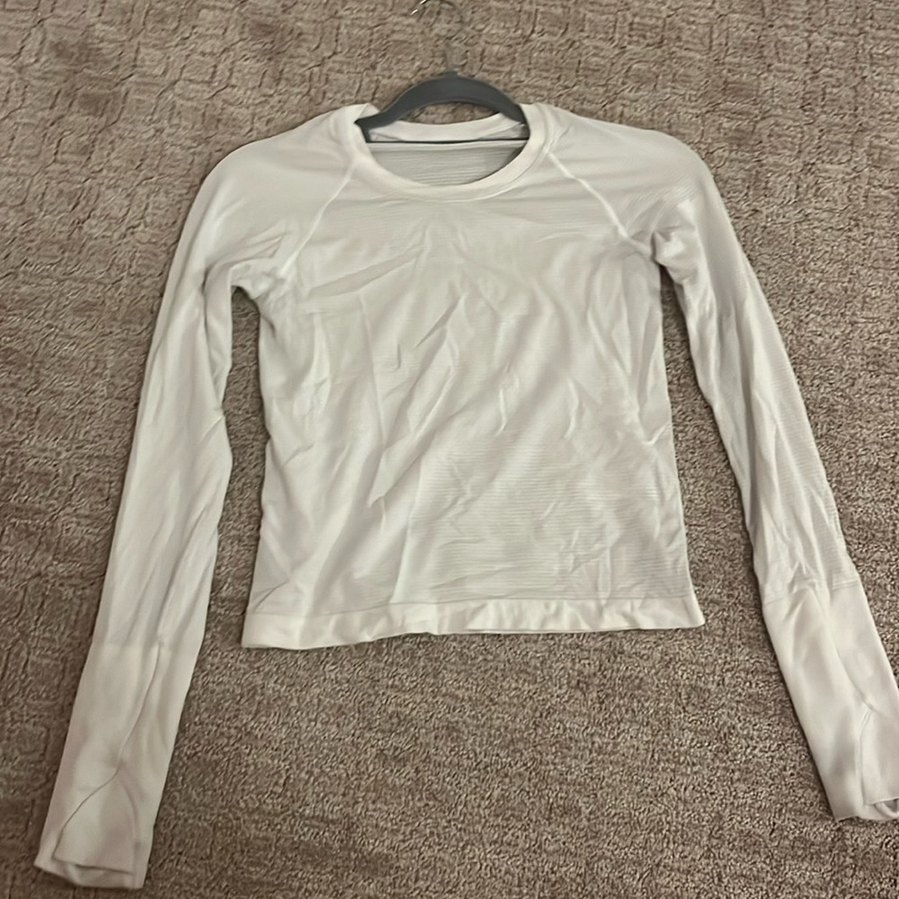 White lululemon swiftly size 4